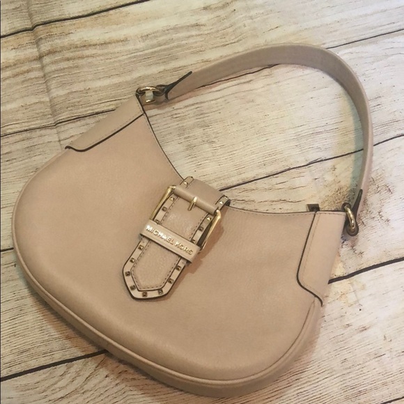 Michael Kors Handbags - Michael Kors light pink‎ purse
